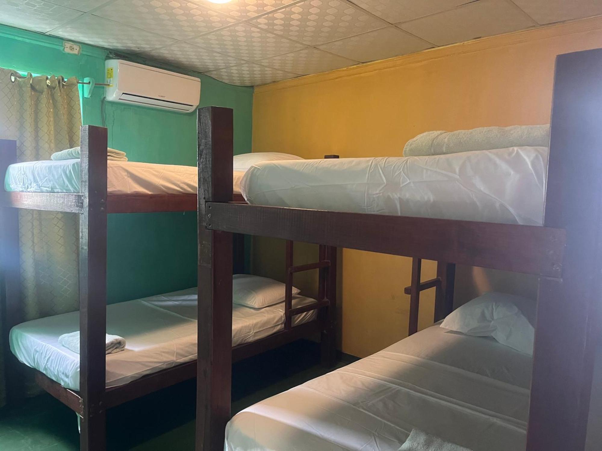 Hostal Cay 巴斯蒂门多斯 外观 照片