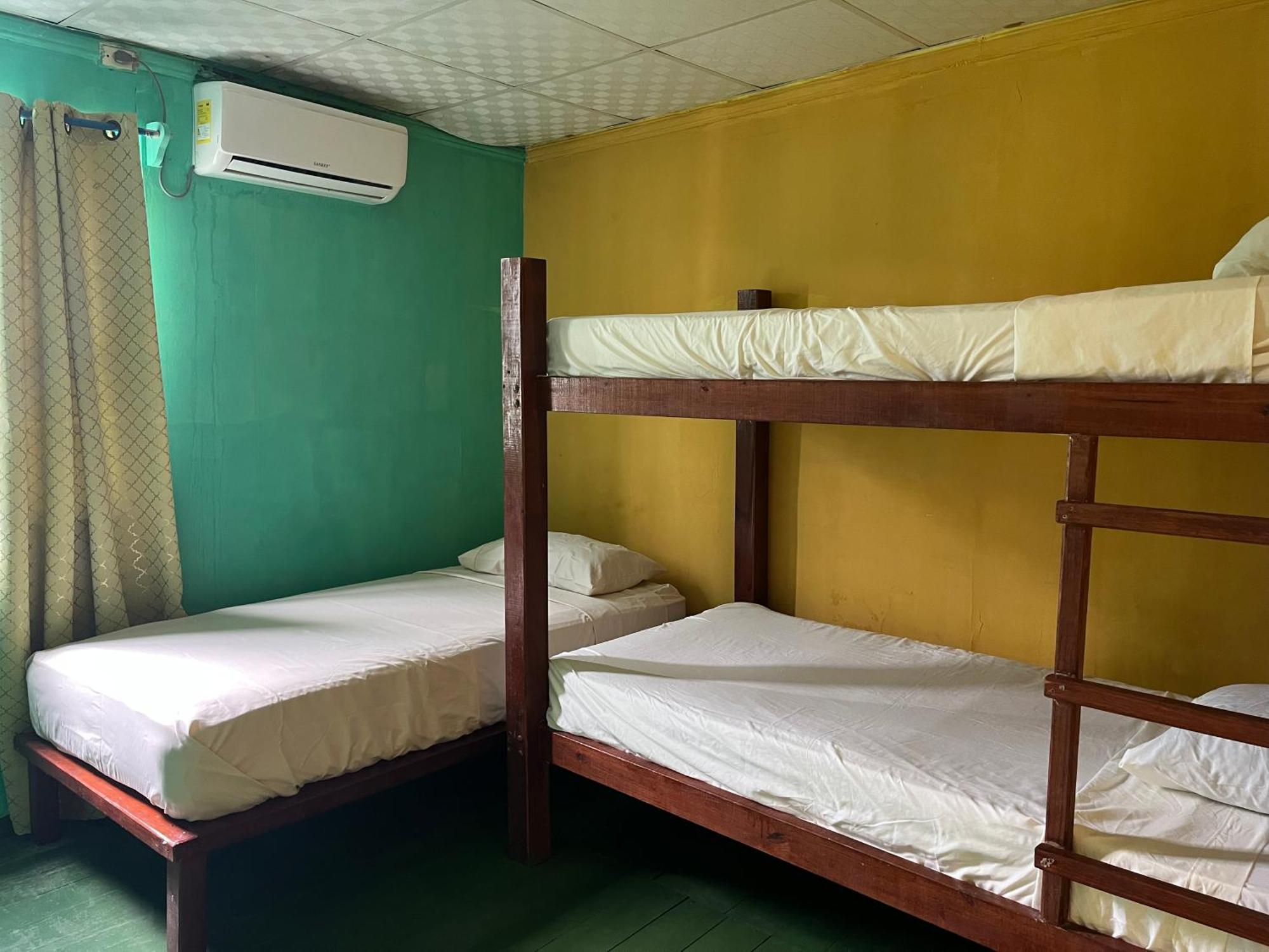 Hostal Cay 巴斯蒂门多斯 外观 照片