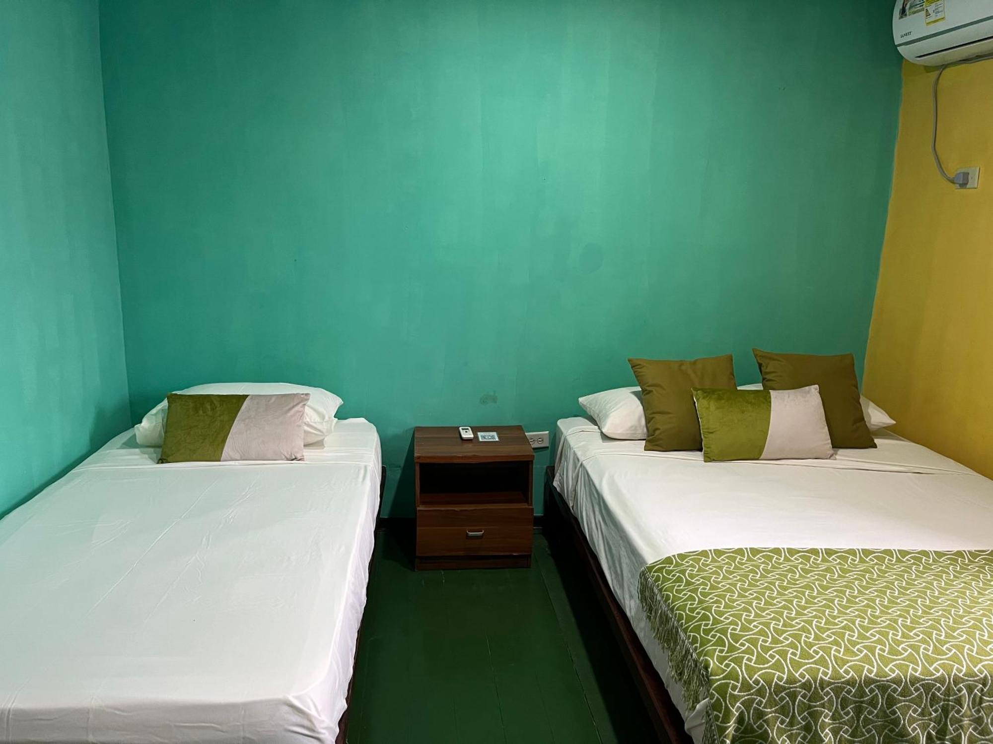 Hostal Cay 巴斯蒂门多斯 外观 照片
