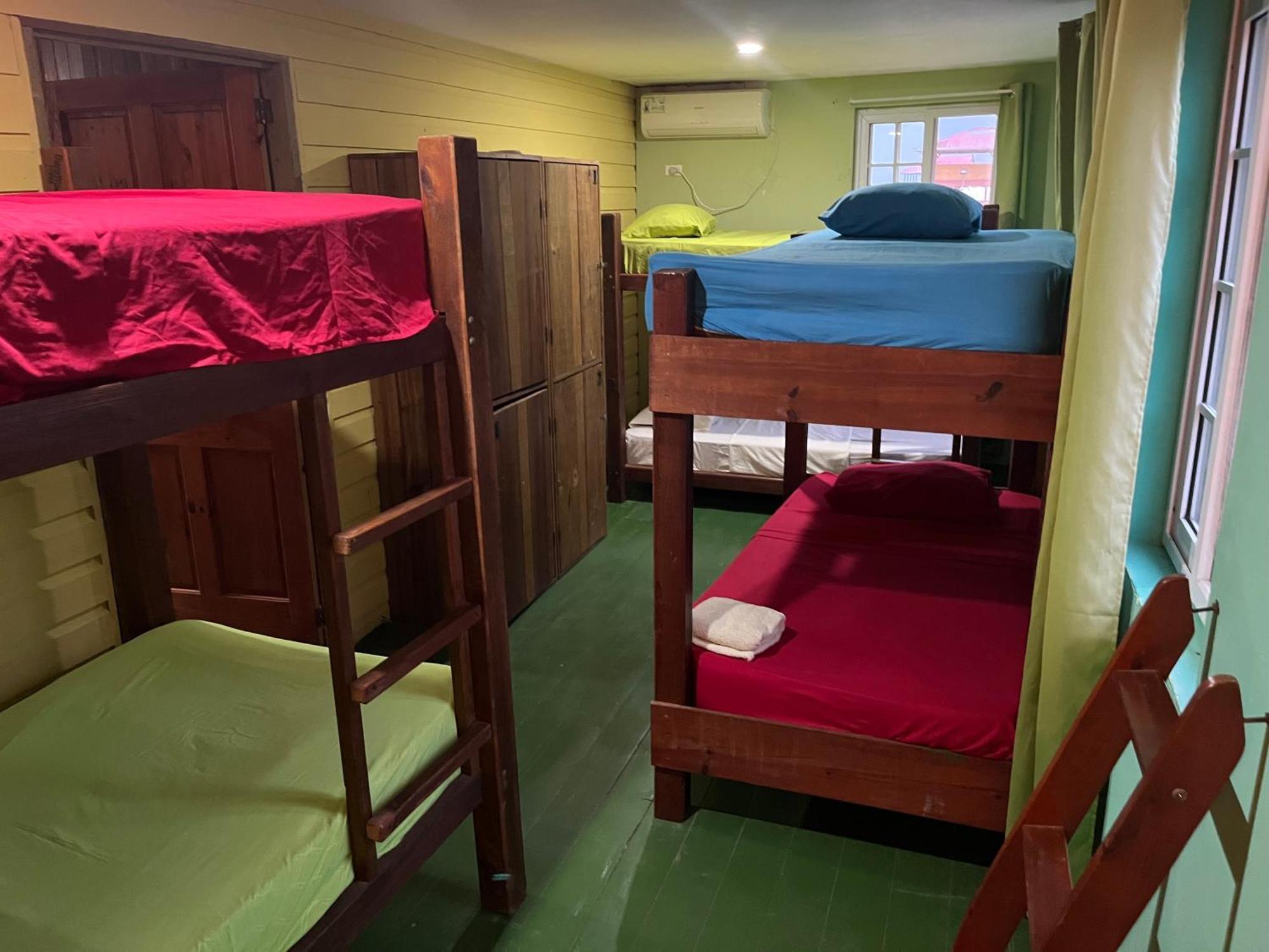 Hostal Cay 巴斯蒂门多斯 外观 照片