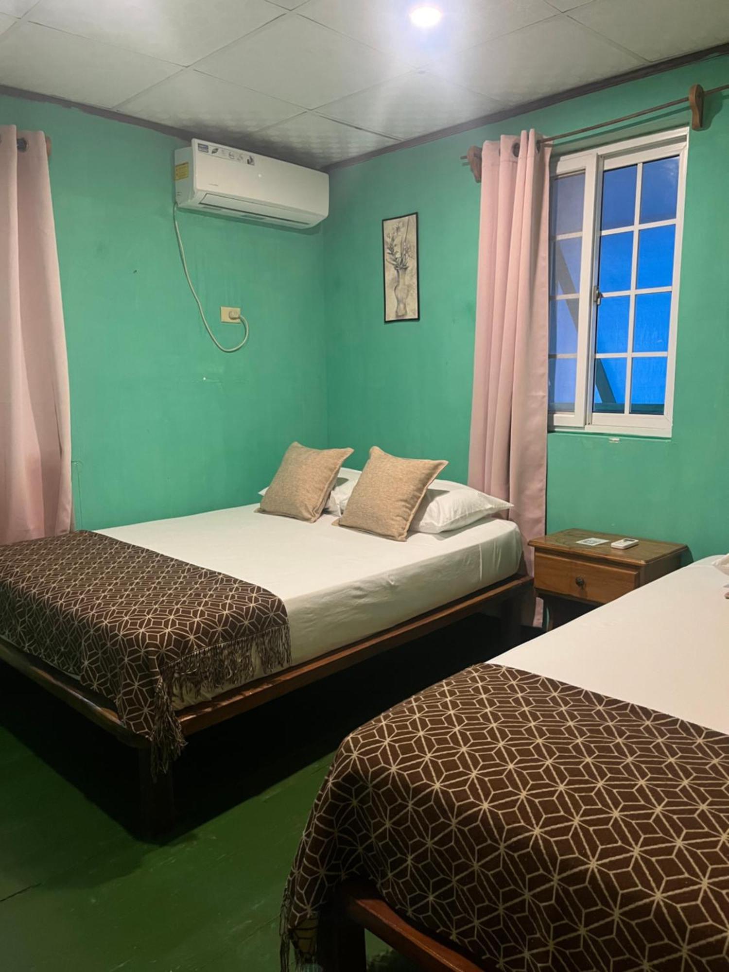 Hostal Cay 巴斯蒂门多斯 外观 照片